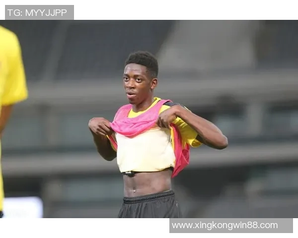 拜仁签下冈比亚18岁前锋恩迪亚耶进行租借仅参与一线队训练