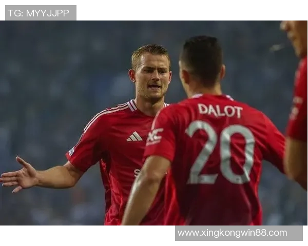 德里赫特成为曼联本赛季英超唯一全勤球员展现后防实力